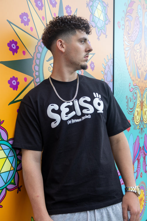 ESCAPE THE ORDINARY PUFF TEE - BLACK/WHITE